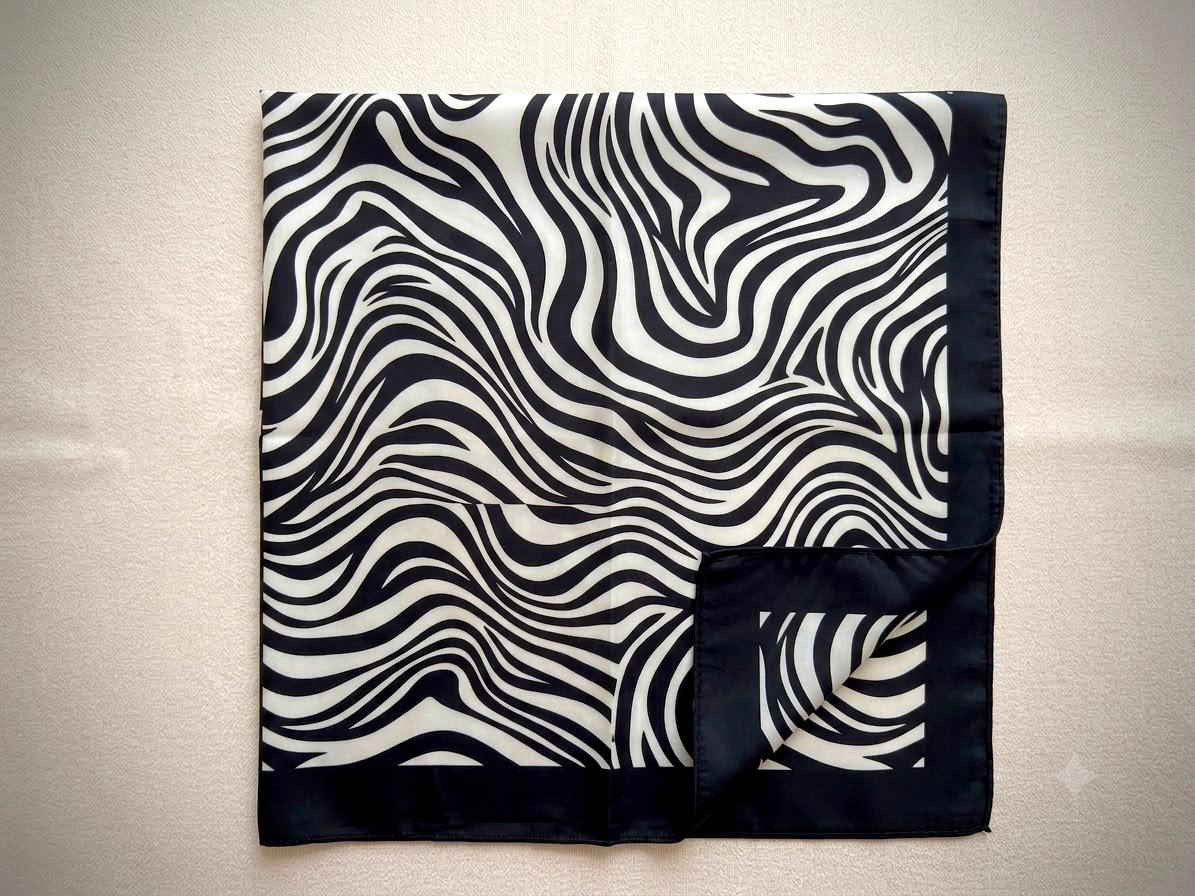 Satan Scarf 70 * 70